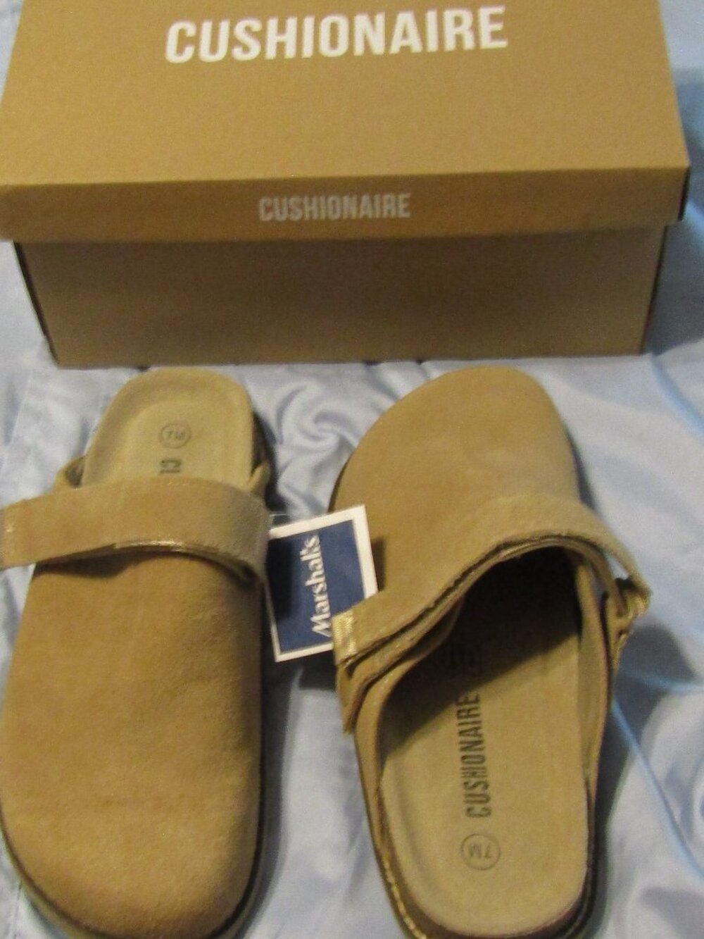 NIB Cushionaire Women's Taupe Suede SHOES Sz 7 Genuine Leather Insole Adjustable